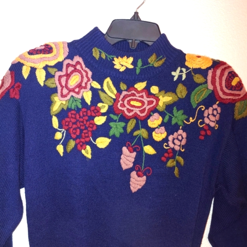 Darian vintage maxi sweater dress size small navy flower embroidery turtleneck